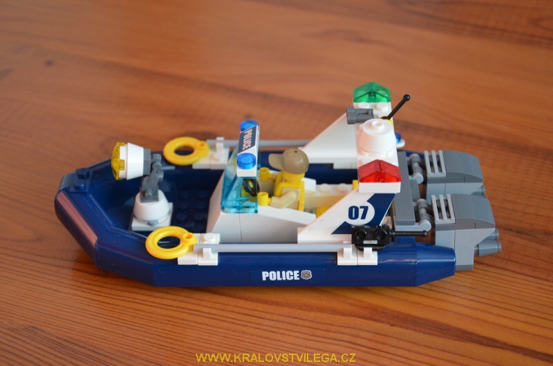 lego_city_60069_stanice_specialni_policie_16