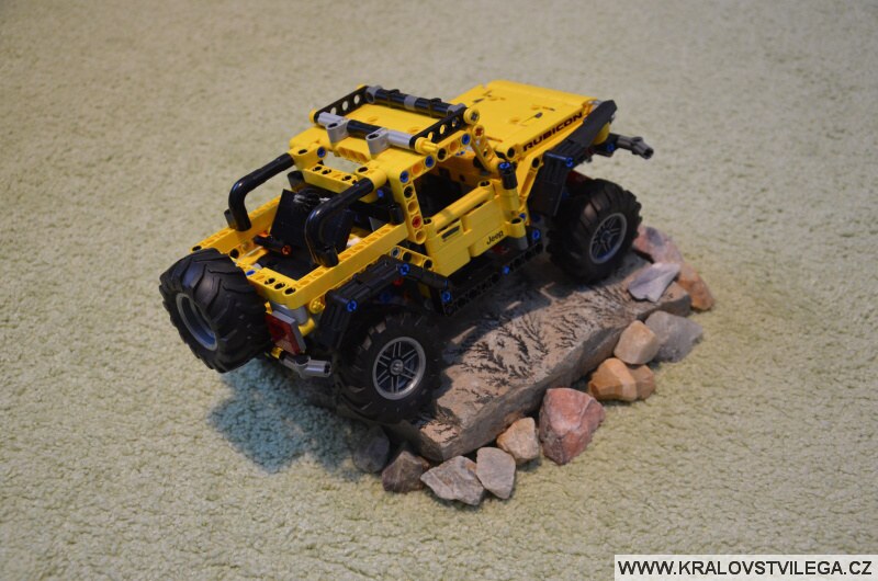 LEGO Technic 42122 Jeep Wrangler 3